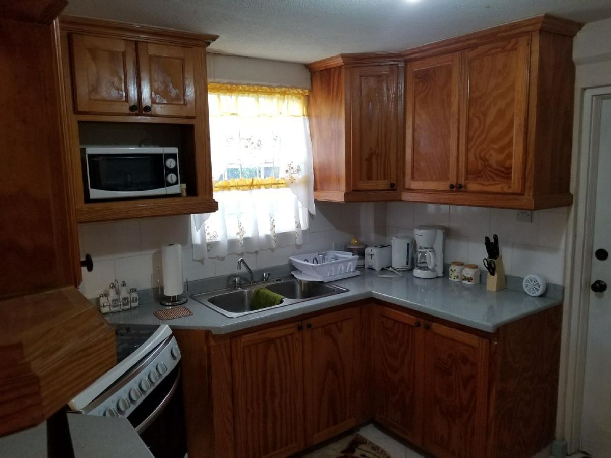 Breezy Apts Saint Philip Zewnętrze zdjęcie