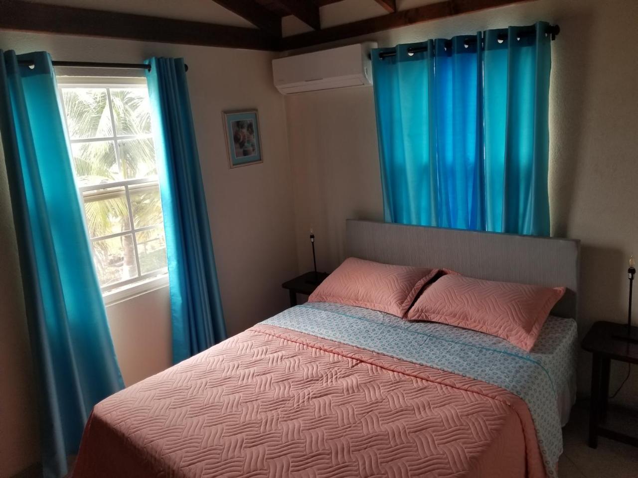 Breezy Apts Saint Philip Zewnętrze zdjęcie